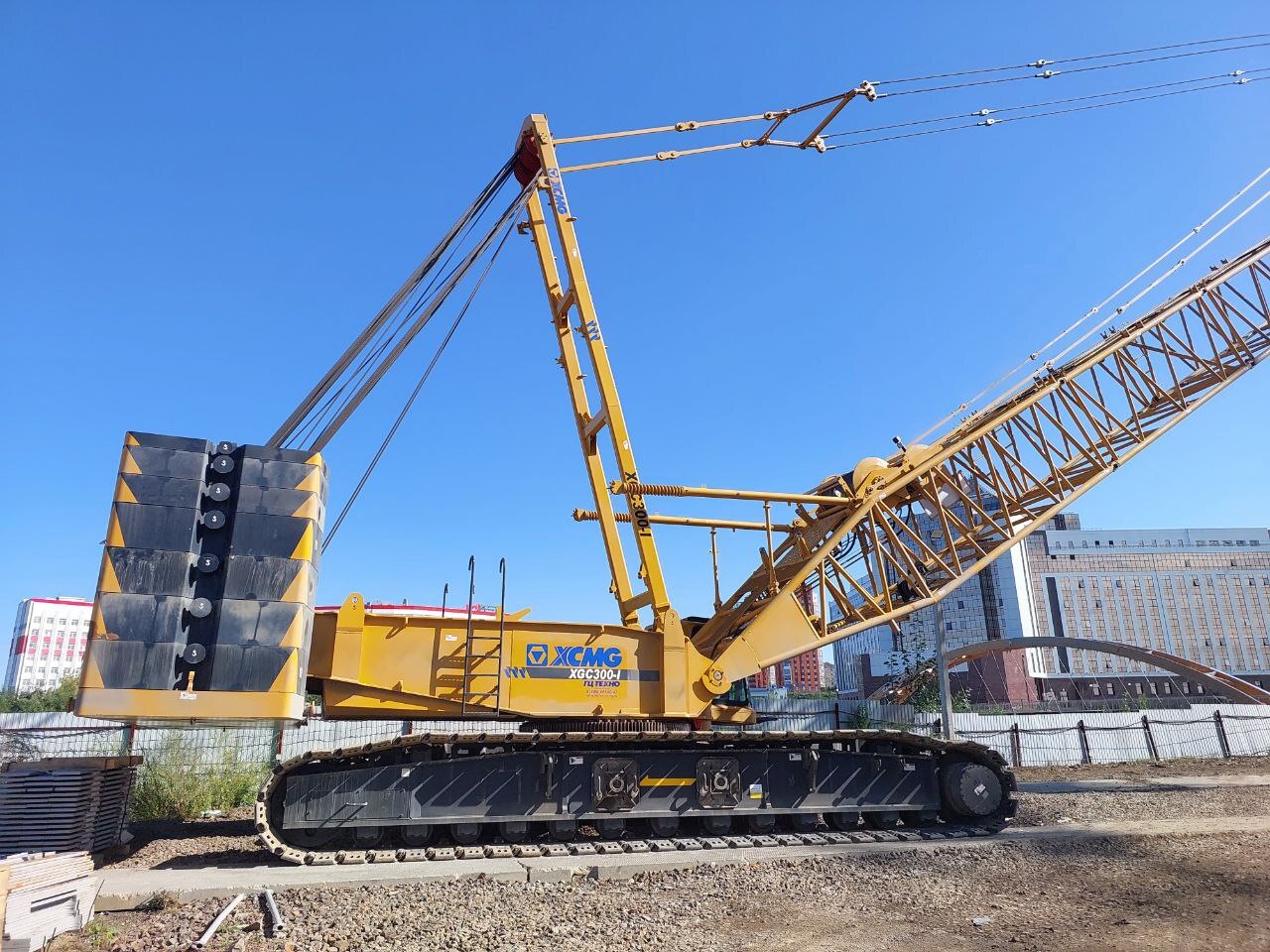 Гусеничный кран XCMG XGC 300