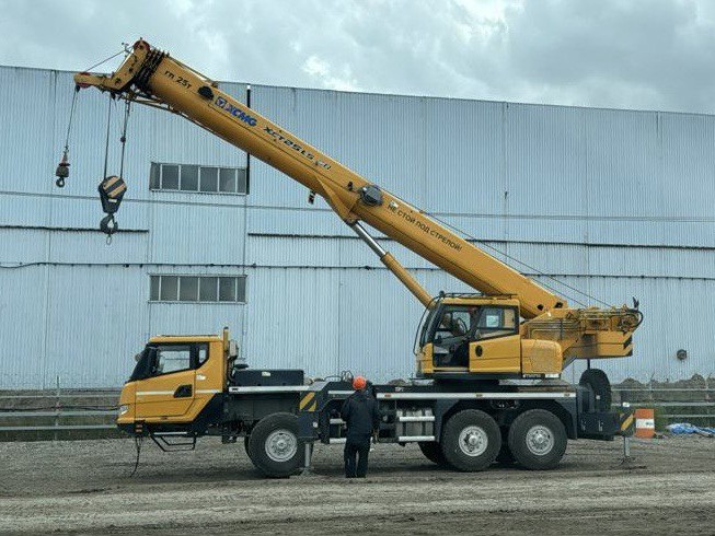 Кран XCMG XCT 25 вездеход